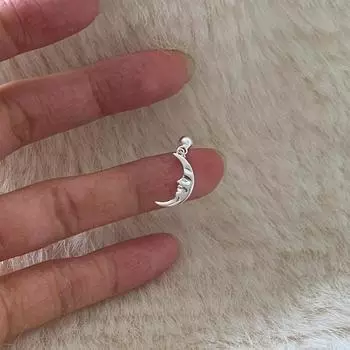 Ретро-модные серьги-гвоздики в форме луны в стиле Японии и Кореи Простые серьги-гвоздики в форме полумесяца для поездок на работу в стиле холодного ветра