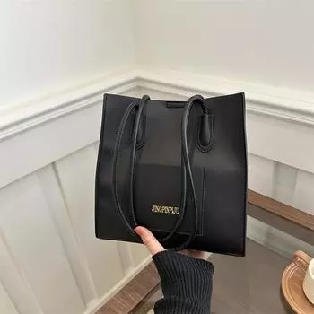 Ретро простая большая сумка через плечо сумка-тоут 2024 популярная новая ниша универсальная корейская версия сумка подмышку белый