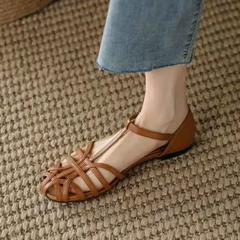 Ретро римские сандалии Baotou с ажурной подошвой, женские толстые каблуки, летняя обувь 2024 года для женщин, новые повседневные сандалии с Т-образным низом и плоской подошвой 34 коричневый