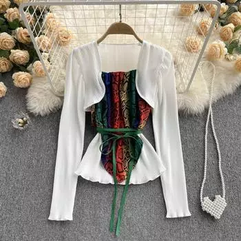 Ретро-шик, искусственные две части западного темперамента, женственный топ с квадратным вырезом и объемными рукавами, сшитый змеиной повязкой