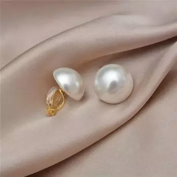Retro Socialite Exaggerated Semicircle Pearl Ear Clip 2025 New Arrival French Elegance Non-Piercing Punch-Free Earrings Ear Studs [Happiness] semicircle bead ear clip about 1.6cm