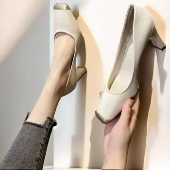 Retro square head single shoes women s 2025 spring and autumn new lady temperament color matching high heels thick heel not tired feet work shoes 34