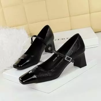 Ретро средний каблук толстый каблук неглубокий язычок сращивание квадратная головка стразы пряжка одно слово с одинарными туфли весна и осень женская обувь 34 темно-коричневого