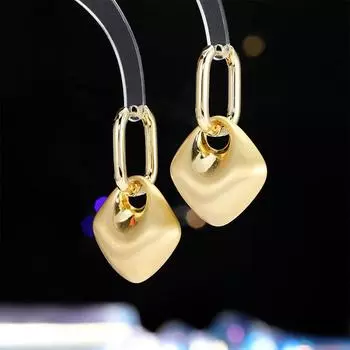 Ретро-стиль Гонконга геометрические матовые ромбовидные модные серьги-пряжки для женщин, нишевый дизайн, чувство света, роскошь, простые креативные серьги золотой