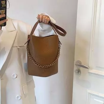 Ретро сумка большой вместимости женская 2024 новая модная корейская сумка-ведро с цепочкой универсальная простая сумка через плечо сумка-тоут 26*18*26 чёрный