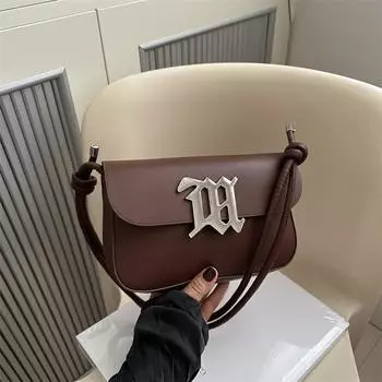 Ретро сумка маленькая квадратная сумка женская 2024 новая нишевая простая сумка подмышкой текстура универсальная сумка через плечо чёрный