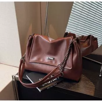 Ретро сумка женская большая вместимость 2024 новая осенне-зимняя универсальная сумка через плечо с цепочкой повседневная сумка-тоут для поездок на работу чёрный