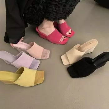 Ретро танкетка каблук увеличивающий одно слово тапочки женская обувь носить 2025 новые летние маленькие сандалии 35 чёрный