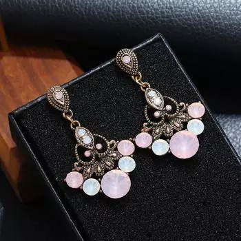 Retro temperament, court earrings, women s versatile and trendy crystal stud earrings, long personalized exaggerated ear jewelry