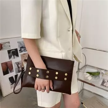 Retro Texture Rivets Small Square Bag, New Korean Version of The Fashionable Ladies Bag, Solid Color Versatile Women s Bag чёрный