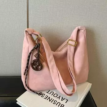 Ретро Текстурированная Матовая Сумка Большой Вместимости Женская 2025 Новинка Весна и Лето Все-Сочетаемая Мягкая Поверхность Рабочая Одежда На Плечо Сумка Мессенджер Pink with pendant