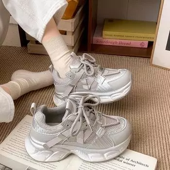 Ретро универсальные туфли для ног на небольшой платформе, женские туфли для папы 2025 года, новые весенние и осенние легкие спортивные туфли с небольшим увеличением высоты 35 белый