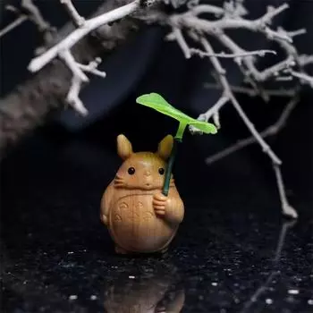 Резьба по дереву, держащая зонтик из листьев лотоса, малые украшения из цельного дерева, украшение для домашнего стола, скульптура