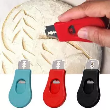 Резак для хлеба с острыми лезвиями Пластиковый разделитель хлеба для теста с магнитной конструкцией для хранения Многофункциональный инструмент для подрезки хлеба Поверхность хлеба красный