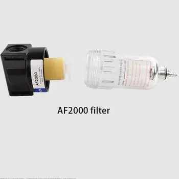 Резервуар-бачок маслоотделителя двигателя с дыхательным фильтром с перегородками