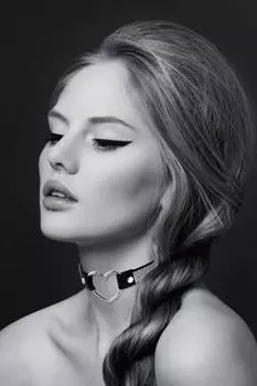 Rhinestone and heart necklace - Bijoux Pour Toi TU прозрачный