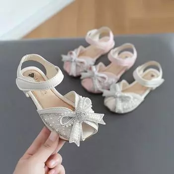 Rhinestone Pearl Bowknot Sandals for Girls Summer 2024 Princess Party Dance Sandals Children Beach Sandals Flats Kids Chic Shoes 23 бежевый
