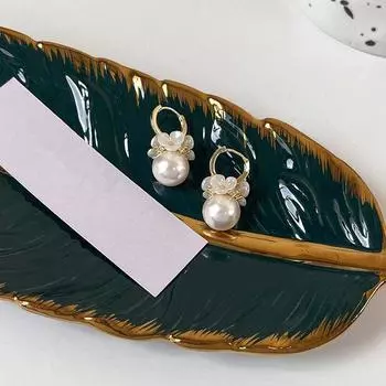 Rhinestones Shell Baroque Female Earrings Flower Stud Earrings Pearl Earrings Korean Style Earrings золотой