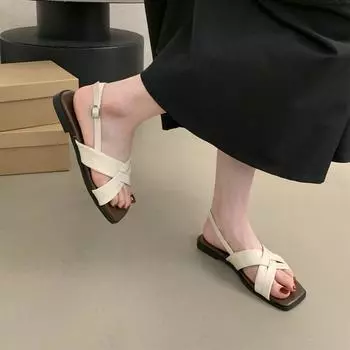 Римские сандалии женщины носят новые французские красивые ретро сказочные ветреные пляжные туфли на плоской подошве для отдыха на море летом 35