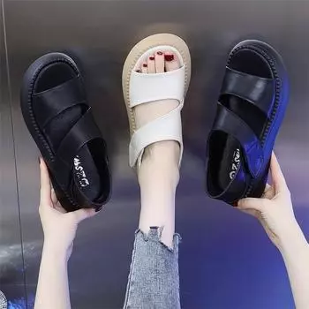 Римские сандалии женские новые кексы на толстой подошве и тонкие повседневные на мягкой подошве маленькие ароматные пляжные туфли 35 чёрный