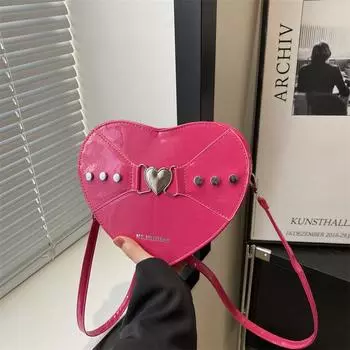 Rivet Personality Fashion Love Bag 2024 Новый весенний тренд Sense Cute Spice Girl Foreign Style одно плечо кроссбоди женская сумка чёрный