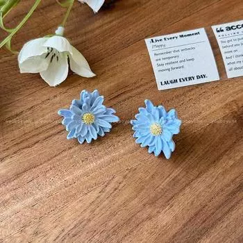 Romantic Summer! Summer Seaside Vacation Style Yellow Daisy Flower Earrings Female Sterling Silver Needle Earrings Eardrops Sea salt blue daisy petal earrings-Silver Needle