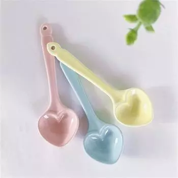 Романтичные Ins Macaroon Love Spoon Heart Coffee Spoon Милая керамическая ложка для смешивания Десертная ложка Девушка Столовые приборы небесно-голубой