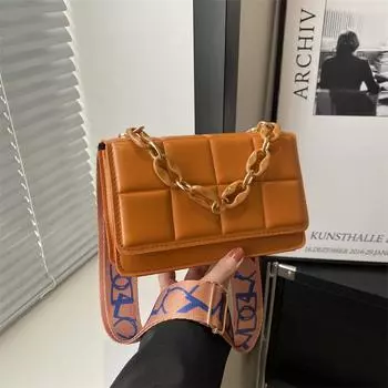 Ромбовидная модная простая ретро маленькая квадратная сумка женская сумка 2024 весна новая текстурированная сумка через плечо чёрный