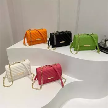 Ромбовидная вышивка нитью темперамент простая популярная маленькая квадратная сумка 2024 лето новый иностранный стиль сумка через плечо для поездок на работу чёрный