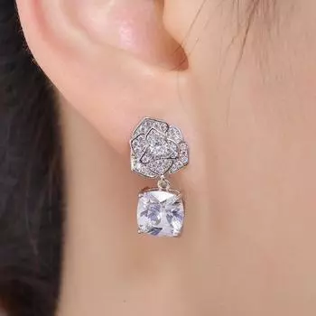 Rose Small Fragrant Camellia Stud Earrings, Micro-inlaid Zircon Earrings, Exquisite and Bright Jewelry for Women