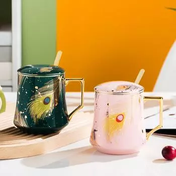 Роскошная керамическая кружка с перьями павлина, ложка с крышкой, кофейная чашка, новогодние кружки, чашки и кружки, посуда для напитков, кружка для чая, оригинального пива