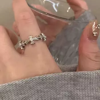 Роскошное серебряное кольцо с цирконием в виде креста для женщин — стильный, высококачественный дизайн для пары или ношения на указательном пальце