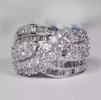 Роскошное женское кольцо серебристого цвета с цирконием и бриллиантами 5