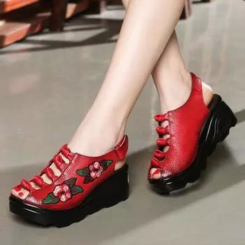 Роскошные этнические туфли из натуральной кожи для женщин, осенние туфли на покатом каблуке с круглым носком, вышитые туфли в стиле ретро с неглубоким носком 35 чёрный