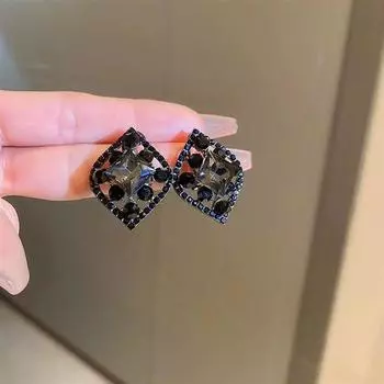 Роскошные европейские/американские серьги-иглы в форме бриллианта — модный универсальный аксессуар высшего класса Not specified