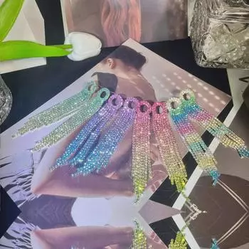 Роскошные европейские и американские серьги-кисточки со стразами: Элегантный дизайн с бриллиантами для женщин.