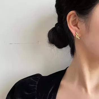 Роскошные креативные маленькие завязанные серьги-гвоздики, темпераментный дизайн, модные аксессуары для ушей, женские ювелирные изделия