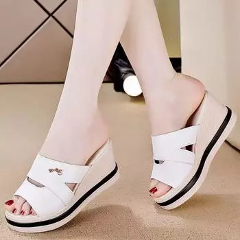 Роскошные летние новые женские тапочки на высоком каблуке для молодежи 2024 года, дышащие и нескользящие, универсальные, высококачественные, легкие тапочки 35 бежевый