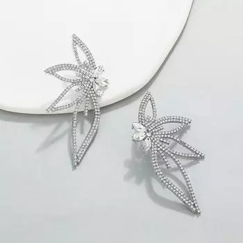 Роскошные преувеличенные серьги-гвоздики с кленовым листом из циркона 1 Pair