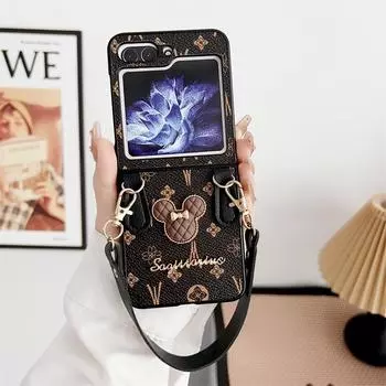 Роскошный чехол для телефона с милым медведем и жемчужной цепочкой для Samsung Galaxy Z Flip 5 Z Flip4 ZFlip3 Z Fold 5 4 3 5G, кожаный защитный чехол с держателем Samsung Z flip 3 белый