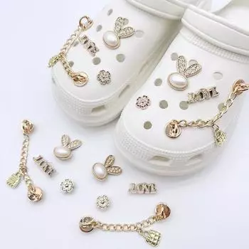 Роскошный дизайнерский брелок для обуви Crocs DIY Pearl Metal Chain Shoes Decoration Buckle для Croc Charms Hole Shoes Accessories