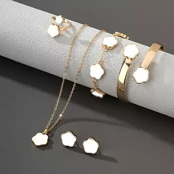 Роскошный комплект украшений из акриловых цветов для женщин, элегантное ожерелье с пятилистным клевером, серьги, браслет, кольцо, блестящий сплав, изящные аксессуары для вечеринок белый