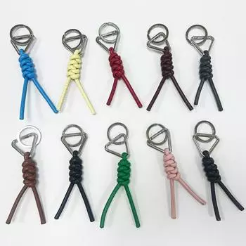 «Роскошный плетеный брелок с треугольным узлом и подвеской в виде бриллианта»