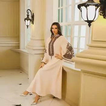 «Роскошный женский вышитый халат абайя — вечернее платье в ближневосточном стиле» M светло-синий