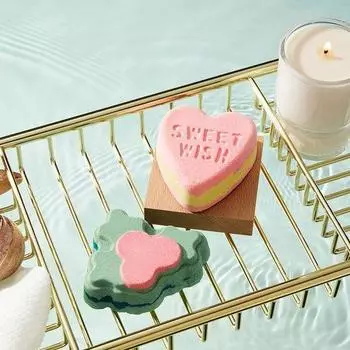 ROUND A ROUND Joyful Bubble Bath Bomb Duo Gift Set (Sweet Wish + Merry Mistletoe)