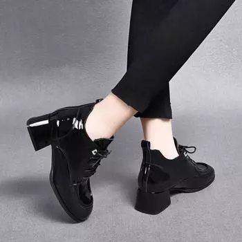 Round head bare boots women s new comfortable small short boots cow patent leather lace-up thick heel women s boots deep mouth fashion boots 35