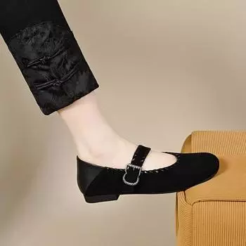 Round head lazy shoes women s low heel shallow mouth word with square buckle literary and retro women s flat shoes 34