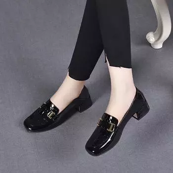Round head small leather shoes women s autumn new cow patent leather metal buckle thick heel square heel single shoes 34