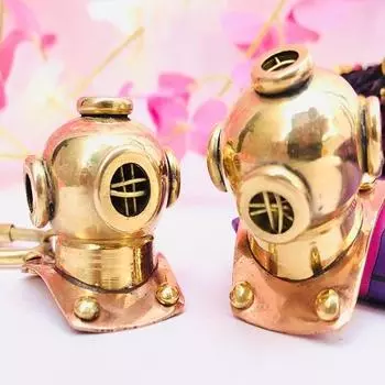 Royal Handicraft Доступно множество 12 штук старинных цельных латунных брелков для шлема для дайвинга, морских брелков и брелков для шлема дайвера.