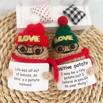 Рождественские вязаные крючком позитивные очки Картофель с вдохновляющей открыткой Эмоциональная поддержка Ручная вязаная рождественская шапка Картофельная кукла Украшение Орнамент красный